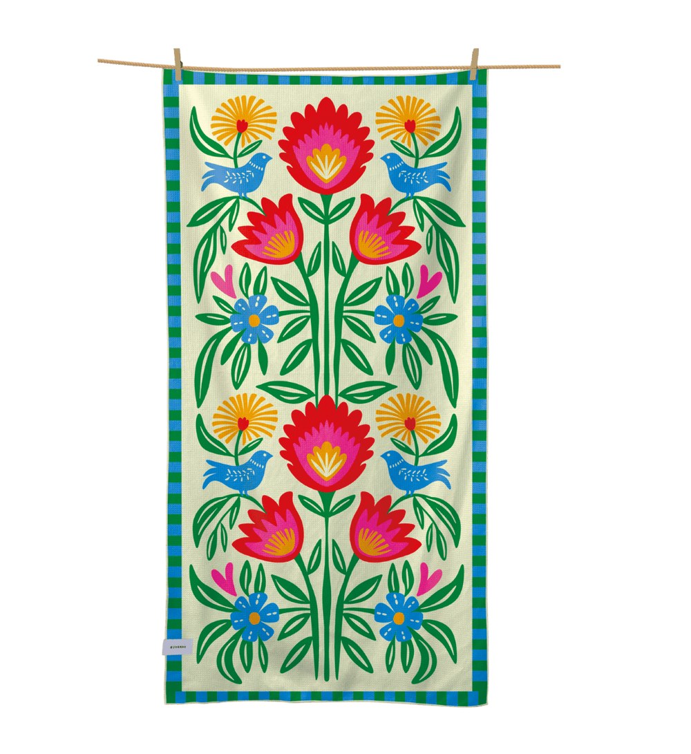 Buvanha reishanddoek Poland met bloemen en vogels aan een waslijn Buvanha reishanddoek Poland met bloemen en vogels aan een waslijn